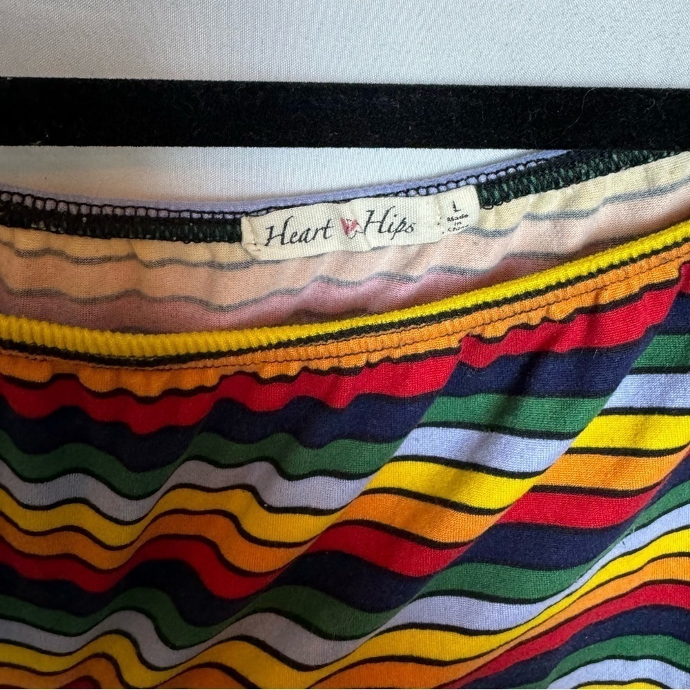 Heart & Hips Rainbow Striped Short Sleeve Cropped Top Size L - Picture 2 of 6